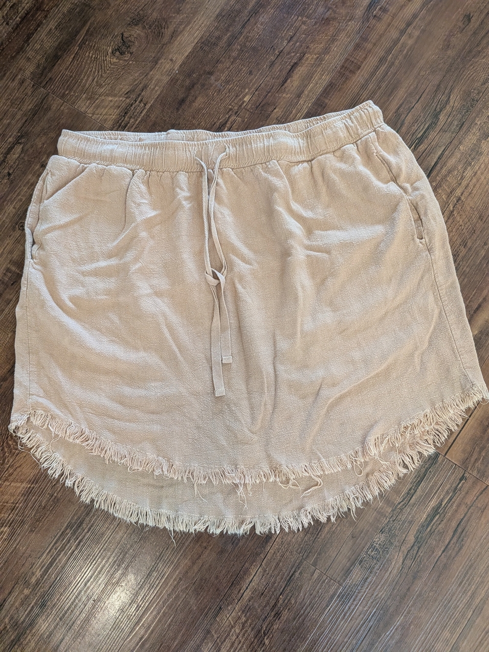 Umgee Beige Frayed Hem  Mini Skirt L